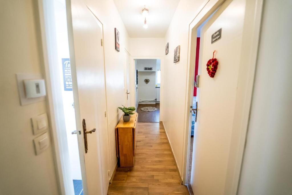 4 Parking Voitures Velos 10min Apartment *