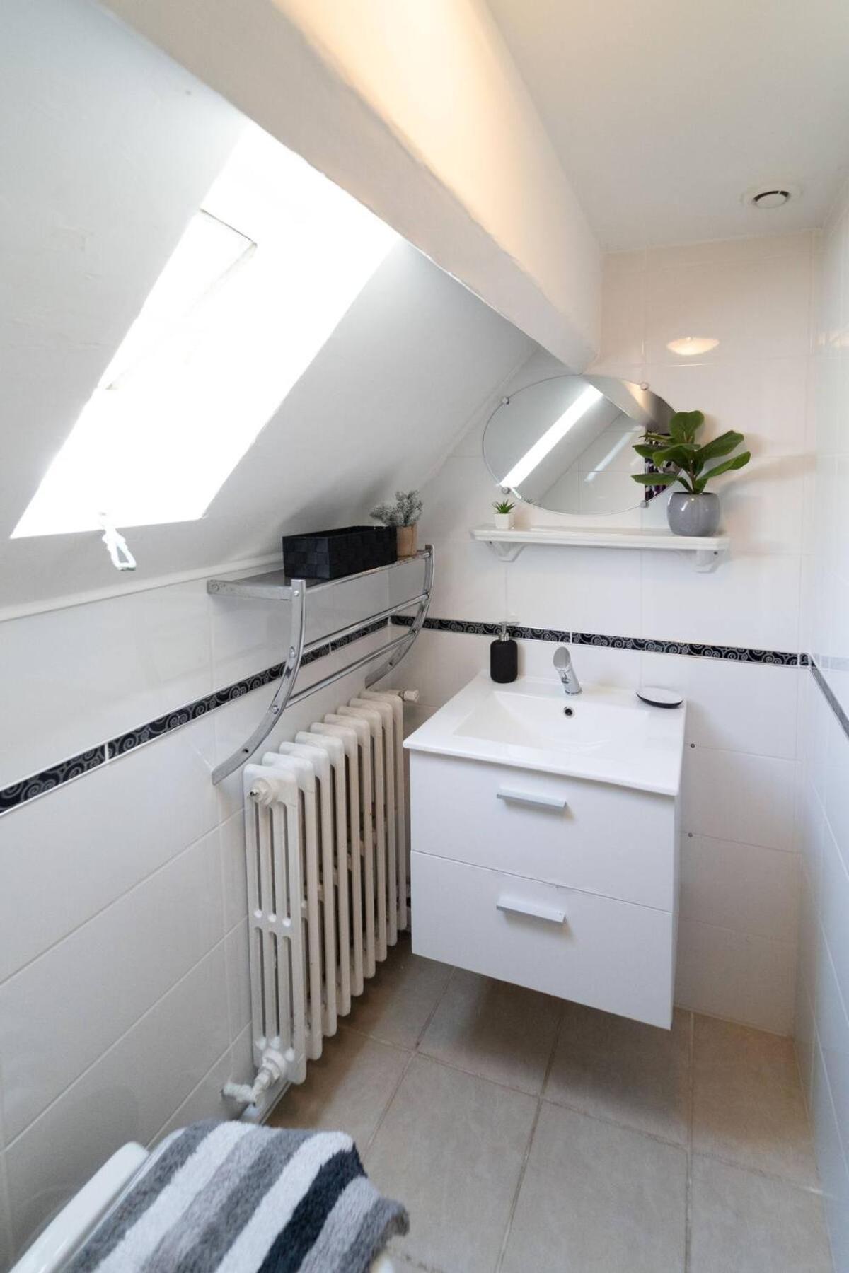 4 Parking Voitures Velos 10min Apartment *